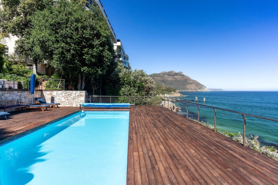 To Let 3 Bedroom Property for Rent in Hout Bay Beachfront Western Cape